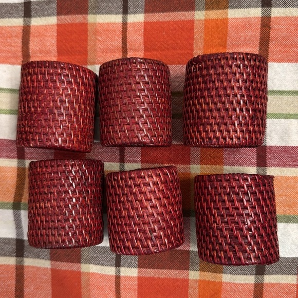 Woven Napkin Rings - Set of 6 - Red - Picture 2 of 3